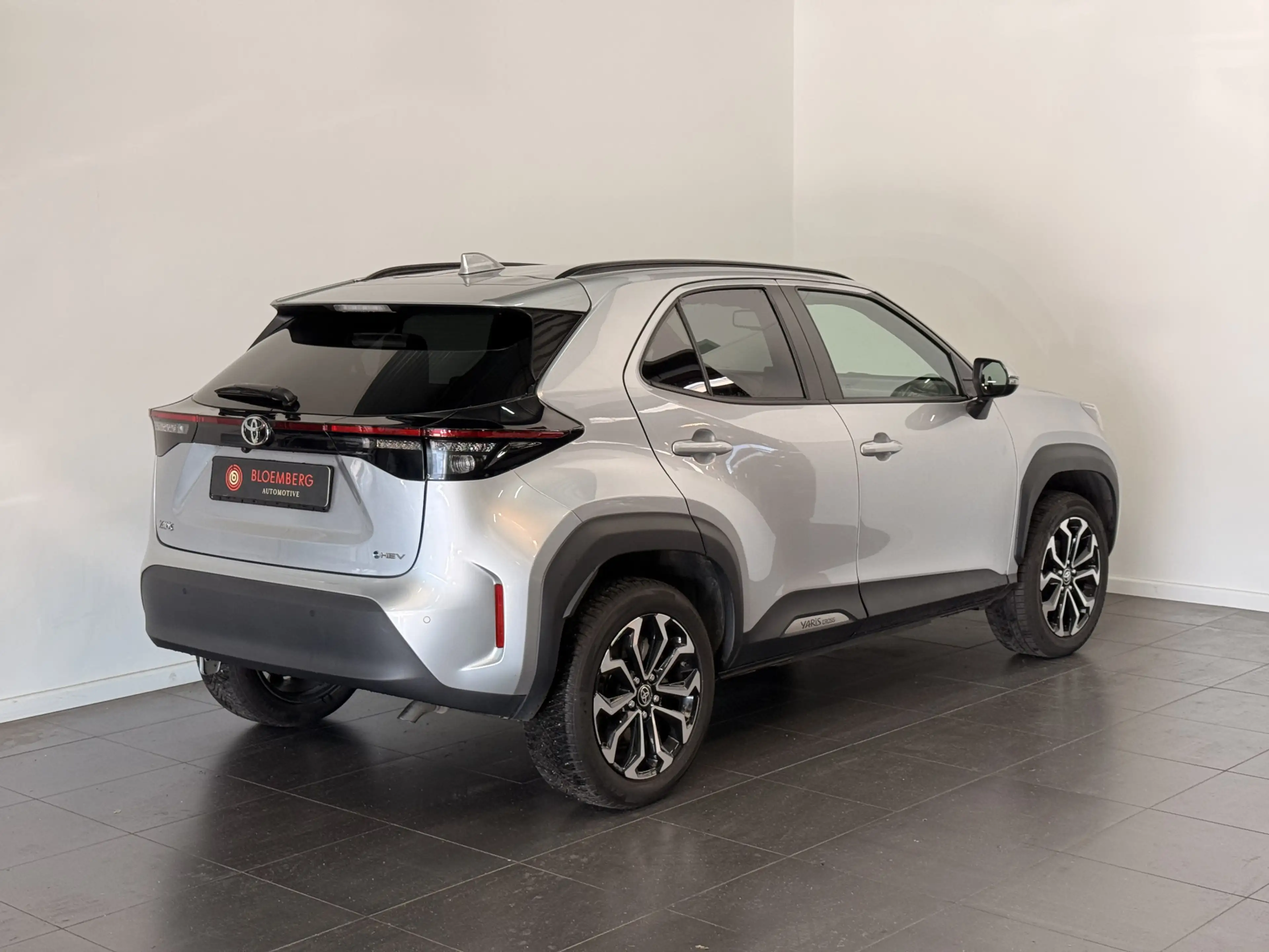 Toyota Yaris Cross 1.5 Hybrid 115 First Edition + Winterpack | Stoel — photo 3