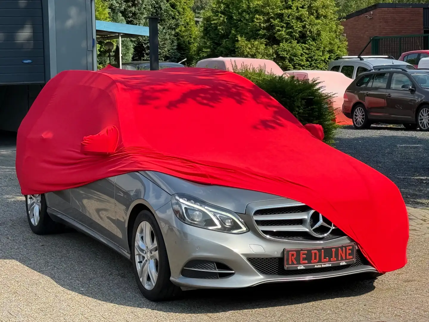 Mercedes-Benz E 250 E 250 CDI BlueEfficien /// 1 Hand /// Grau - 1
