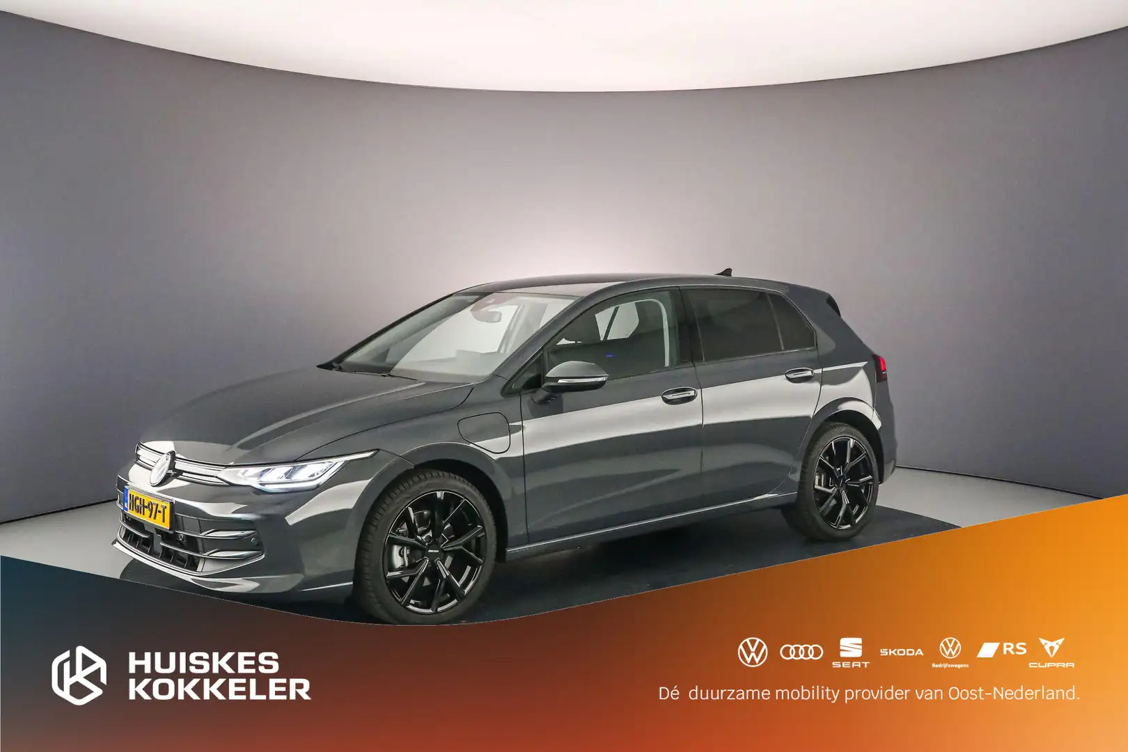 Volkswagen Golf Life Edition 1.5 TSI eHybrid 204pk DSG Automaat Ad Grijs - 1
