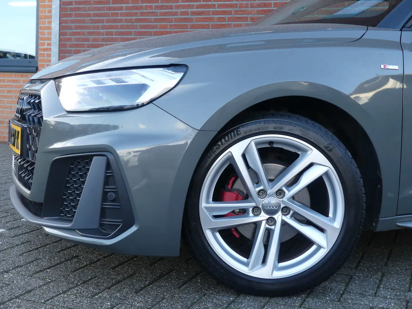 Audi A1 Sportback 35 TFSI Pro Line S Gris - 2