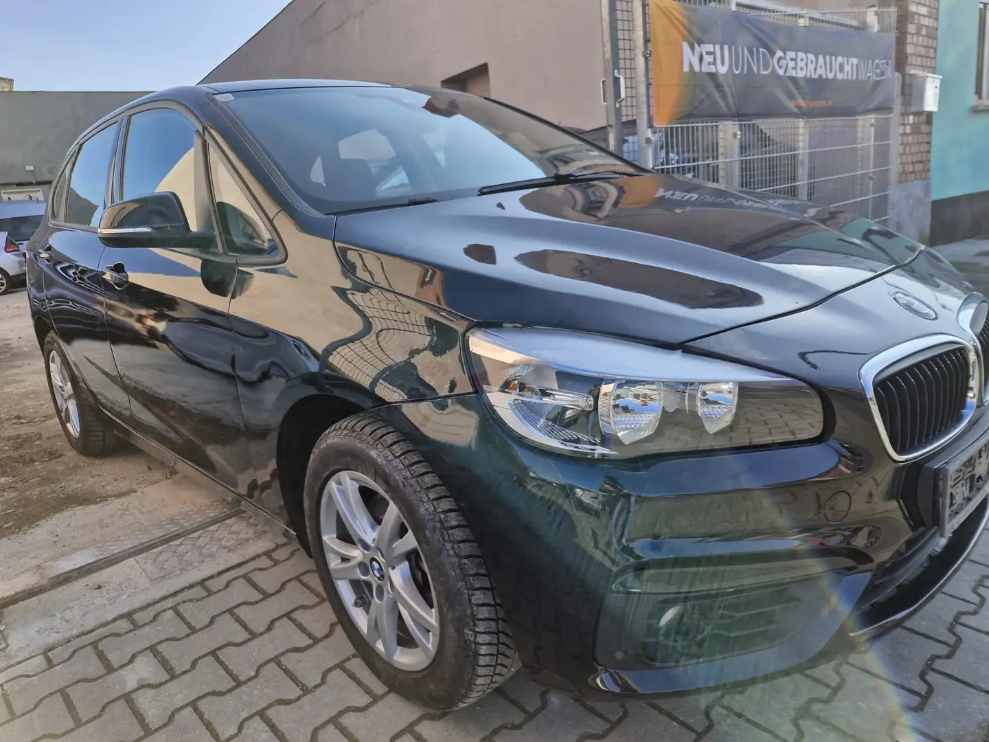 BMW 218 218 i Advantage Schwarz - 2