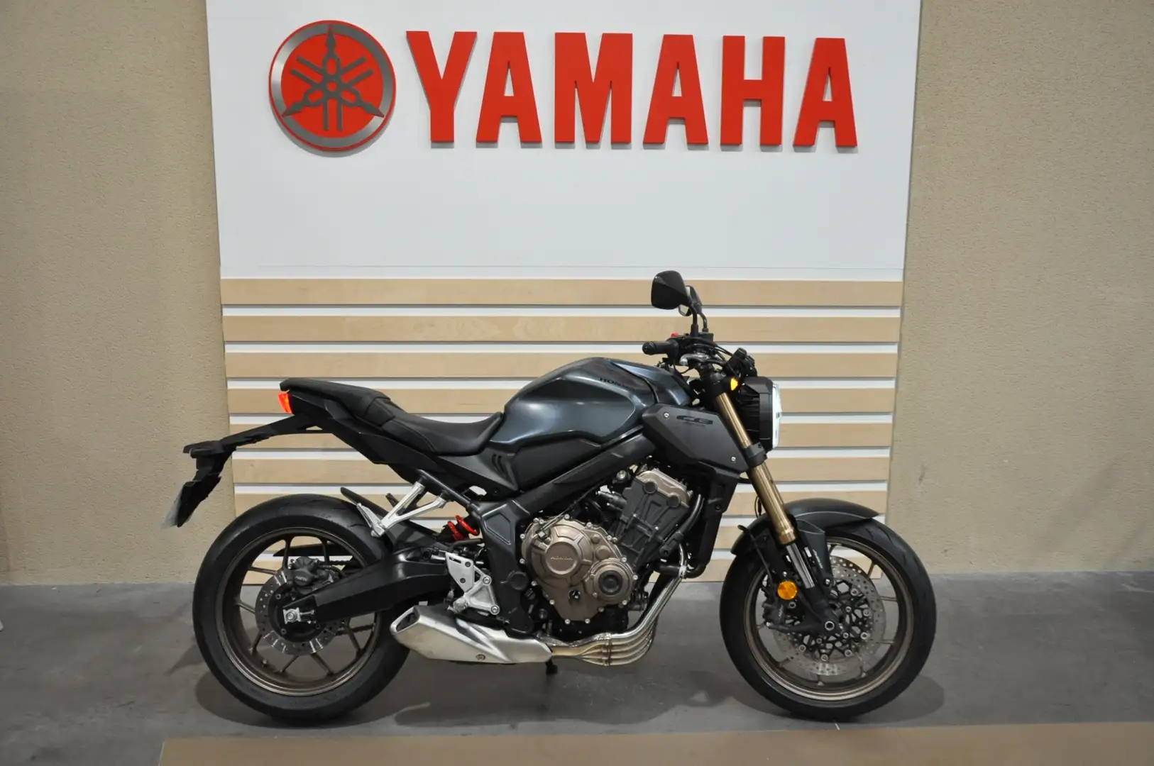 Honda CB 650 Grijs - 1