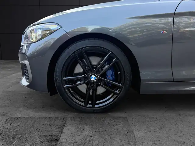 BMW 1 Series view 9