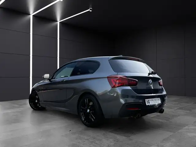 BMW 1 Series view 3