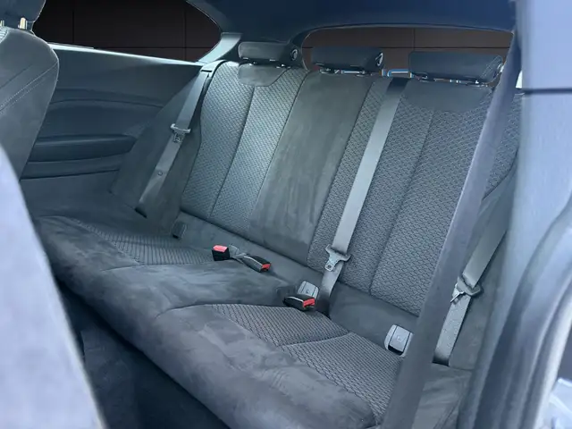 BMW 1 Series view 15