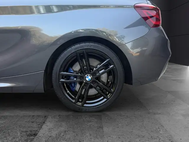 BMW 1 Series view 10