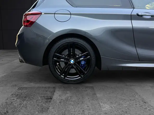 BMW 1 Series view 11