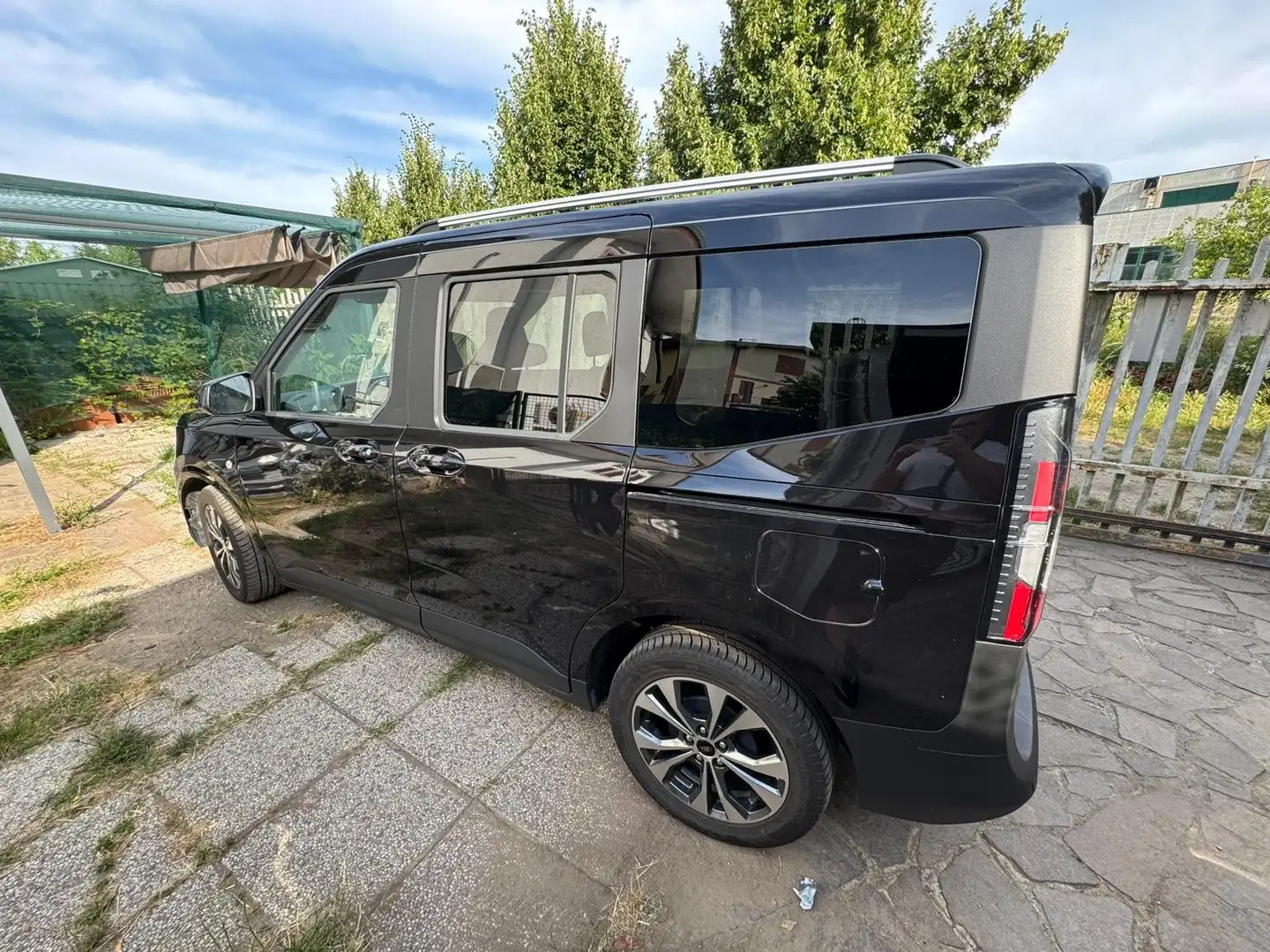 Ford Tourneo Courier Tourneo Titanium 1.0 125 cv 93 Nero - 2