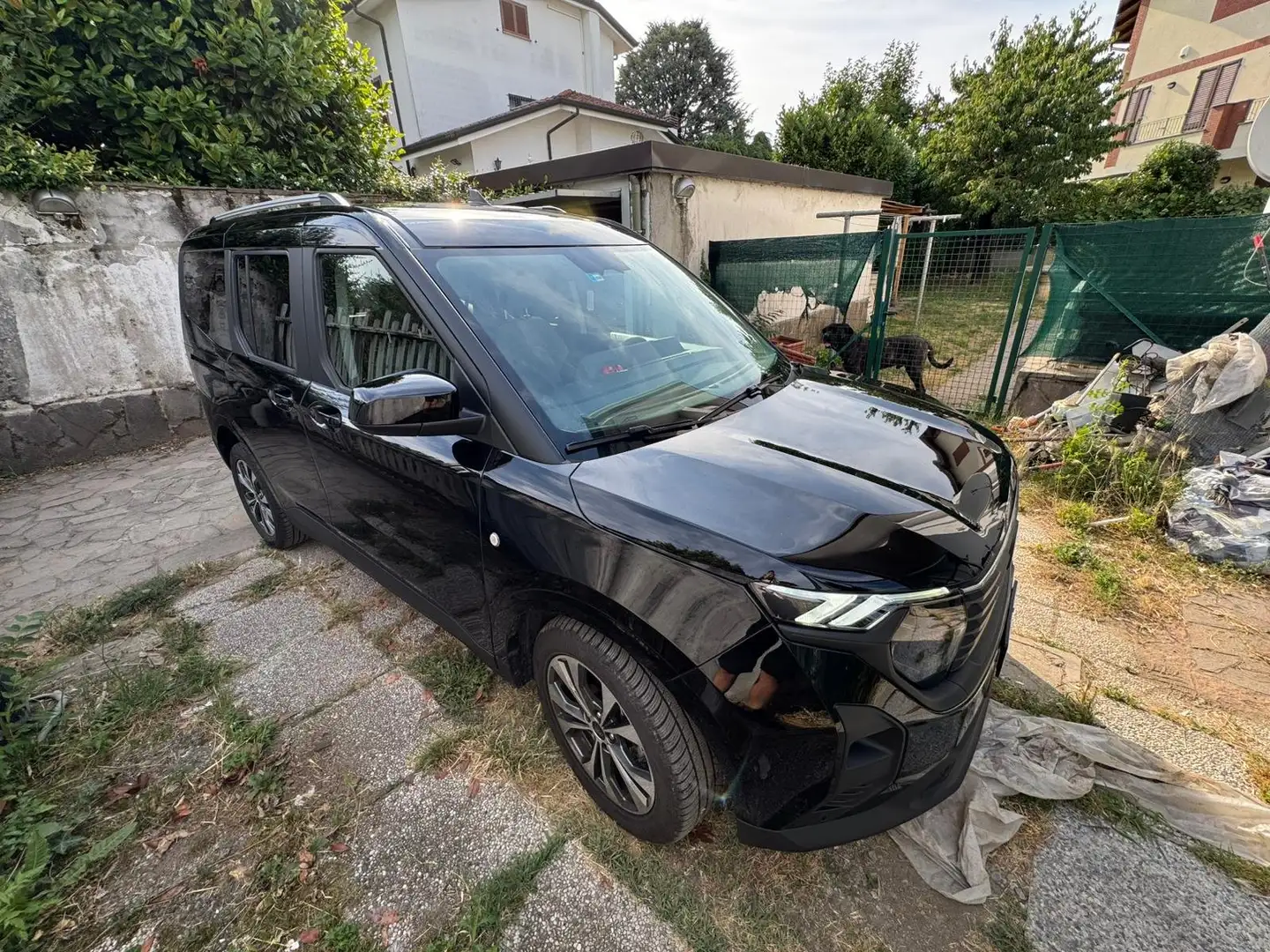 Ford Tourneo Courier Tourneo Titanium 1.0 125 cv 93 Nero - 1