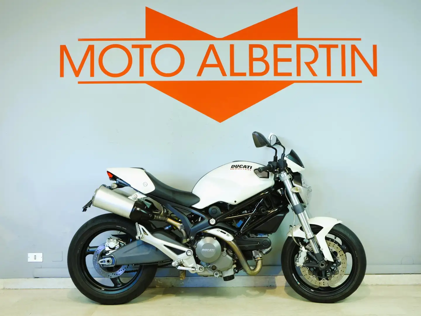 Ducati Monster 696 Plus Bianco - 1
