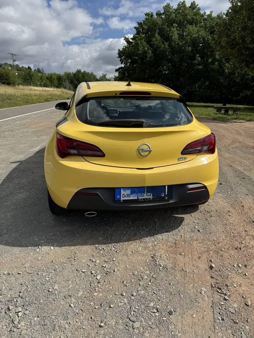 Opel Astra GTC 1.6 Turbo Edition Gelb - 2