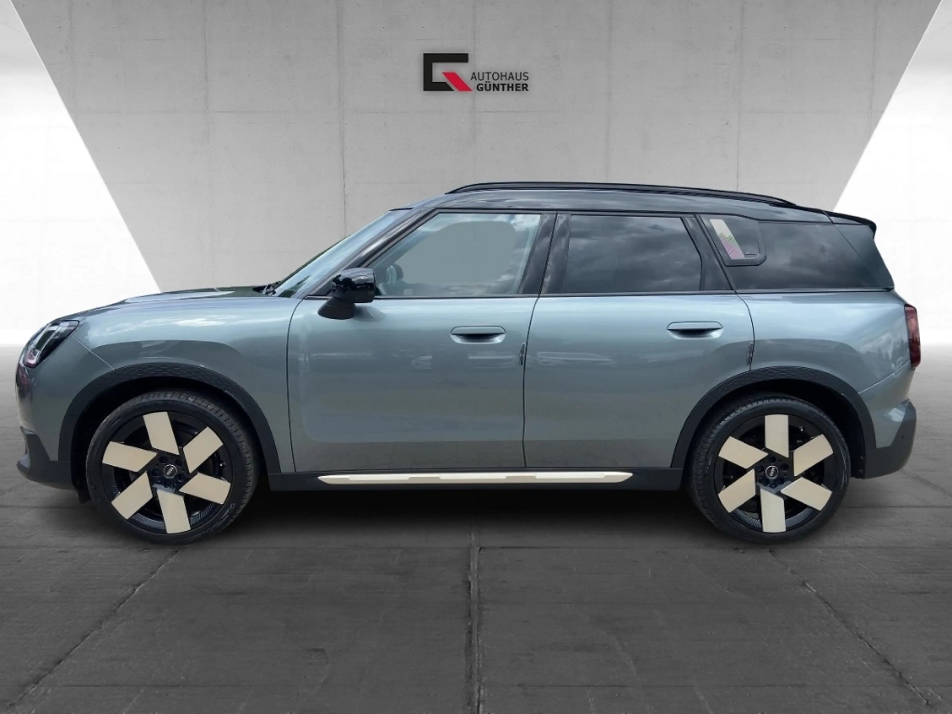 MINI Cooper S Countryman Flavoured Trim - 20''/Pano/Head-up — photo 2