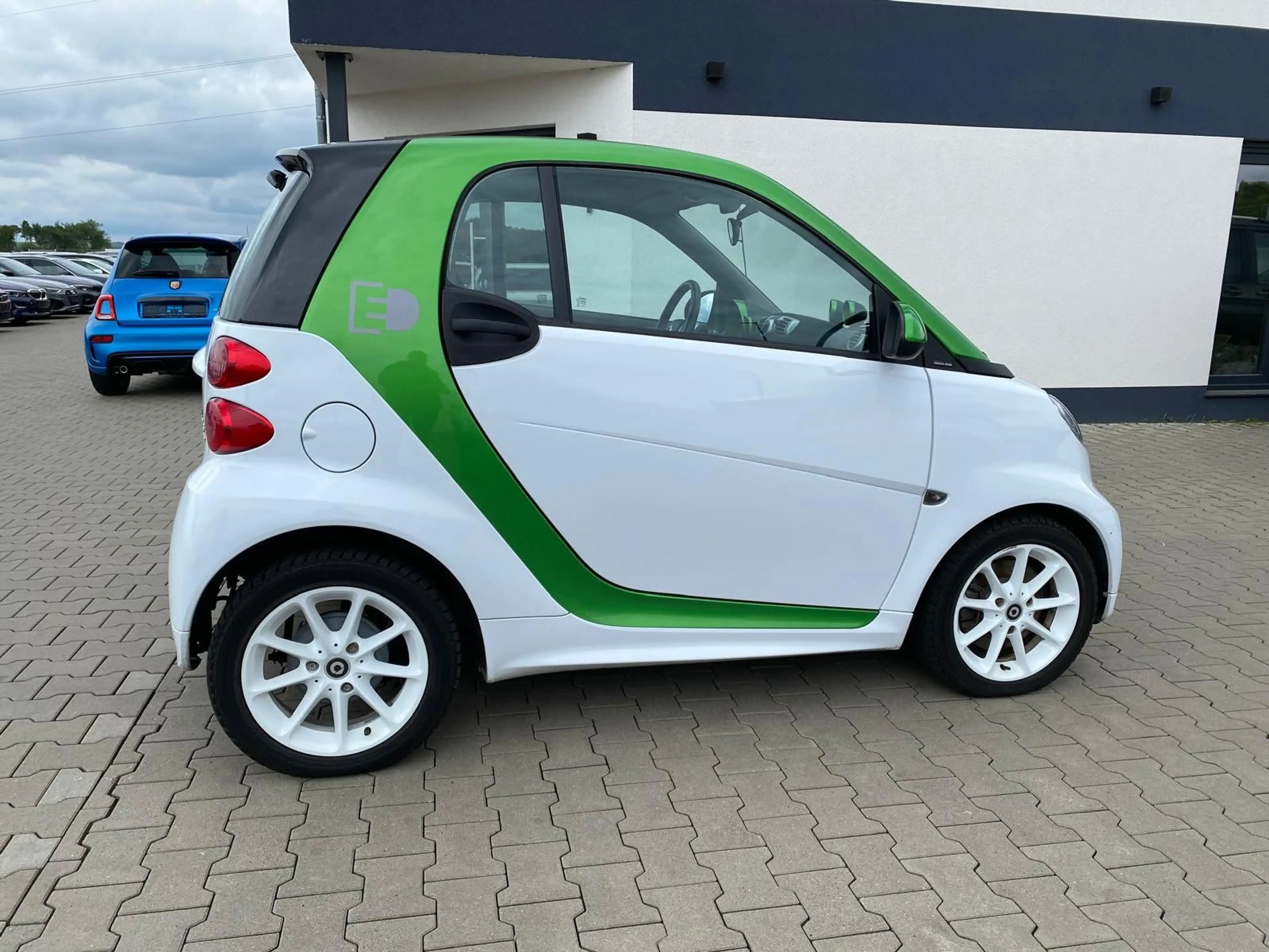 smart forTwo fortwo electric drive (451.390) — photo 7