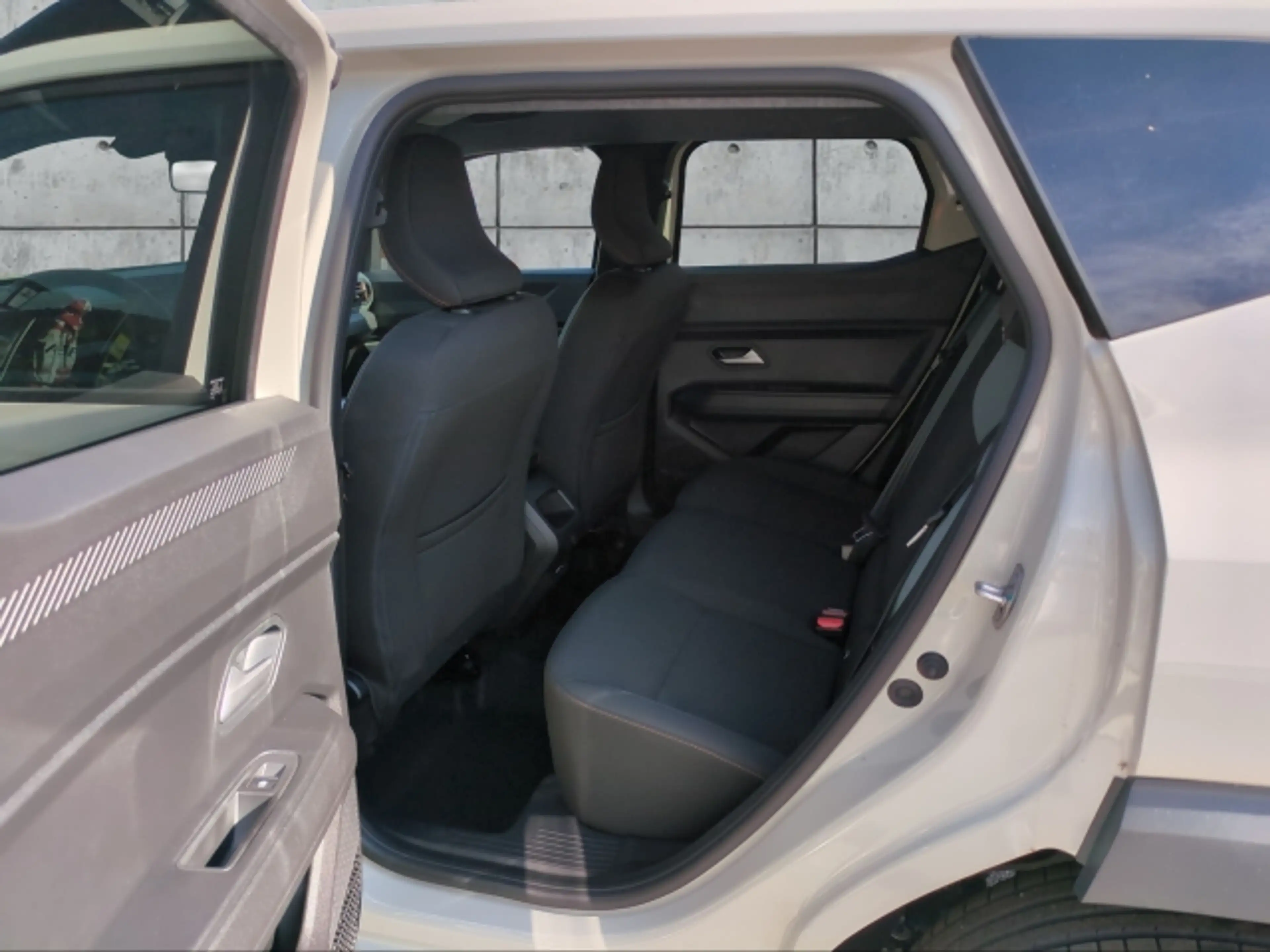 Dacia Duster Extreme Hybrid 155 — photo 10