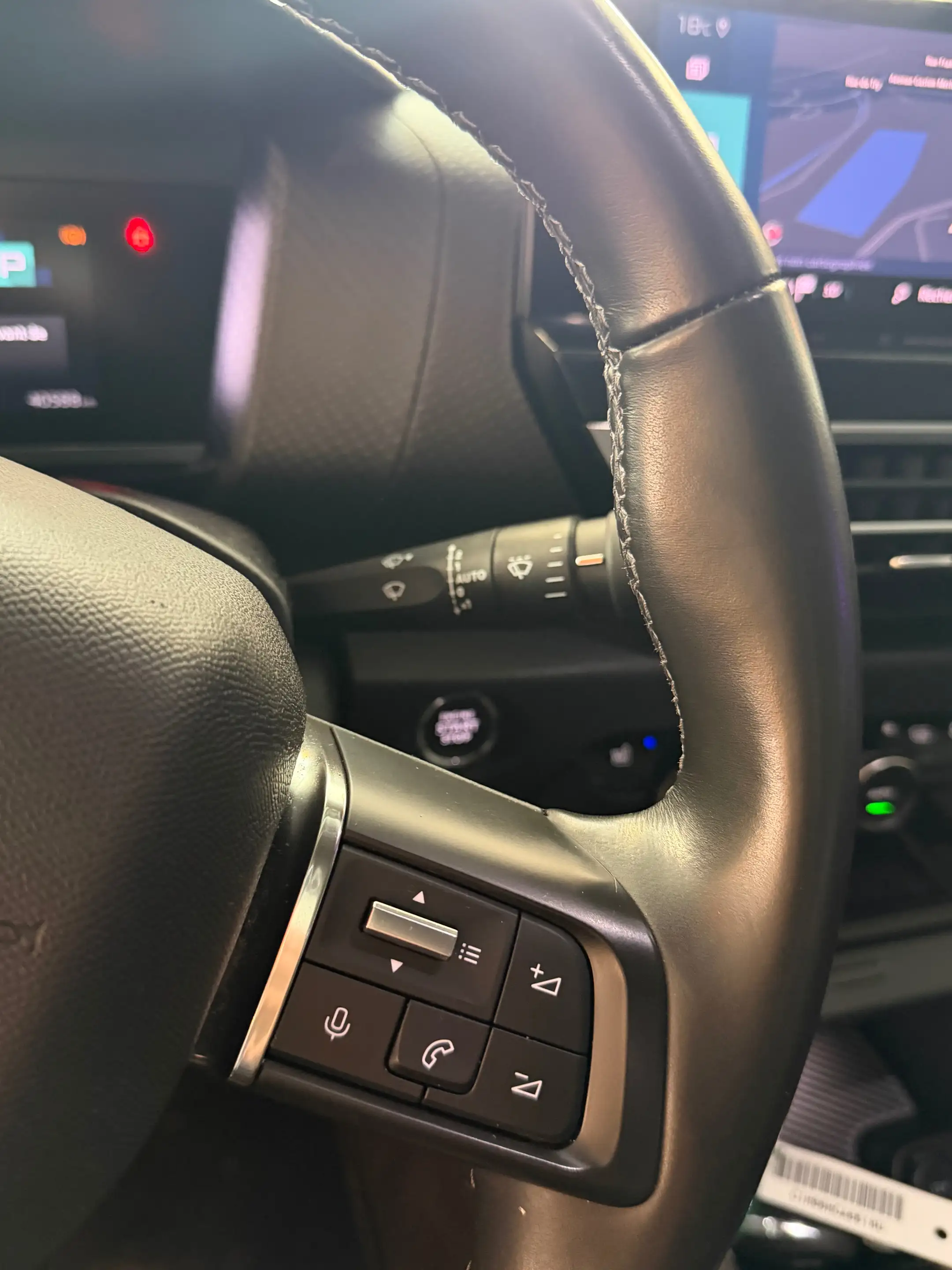 Citroen E-C4 Electric e-C4 50 kWh Standard Range Plus — photo 13