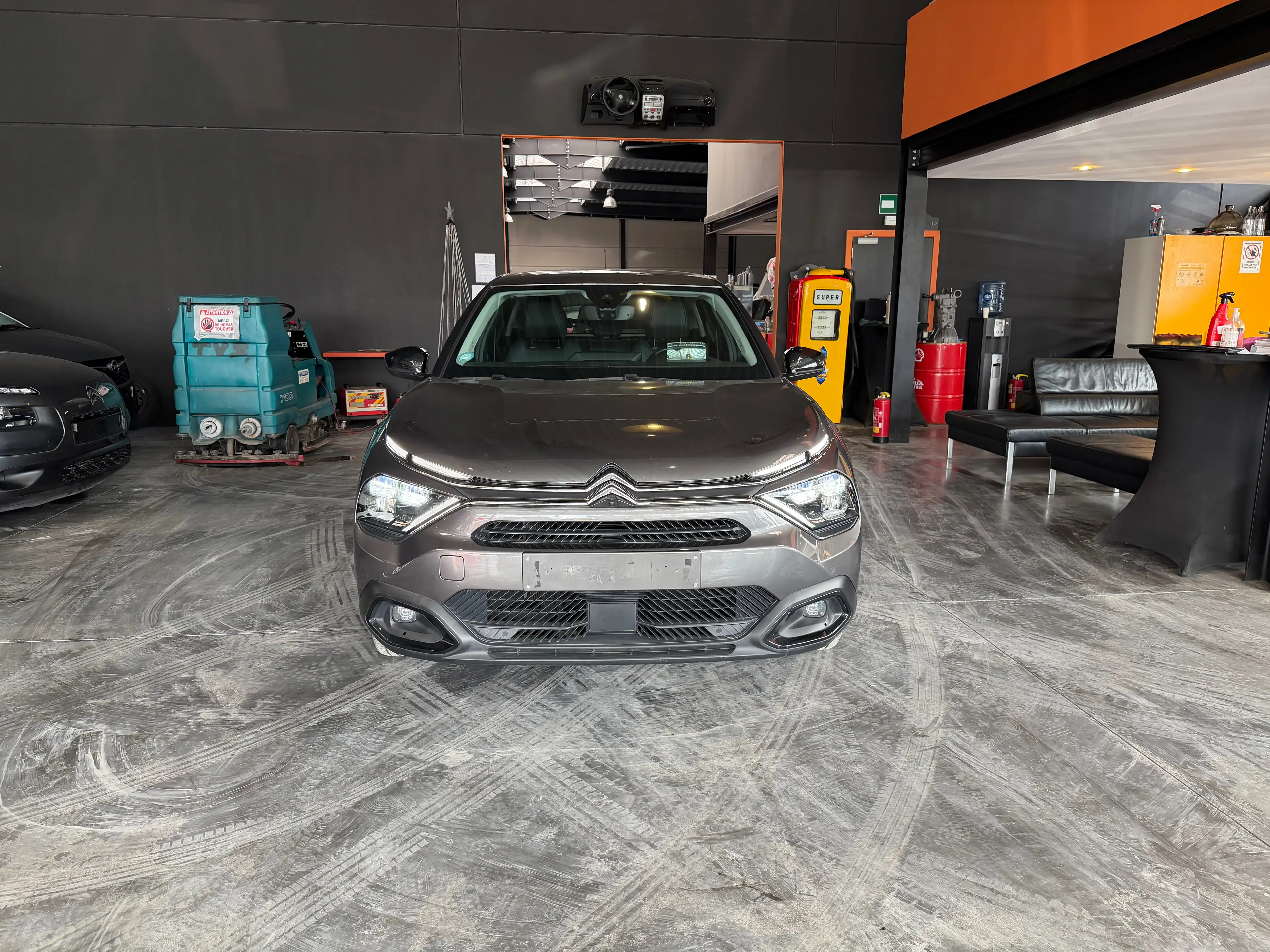 Citroen E-C4 Electric e-C4 50 kWh Standard Range Plus — photo 2