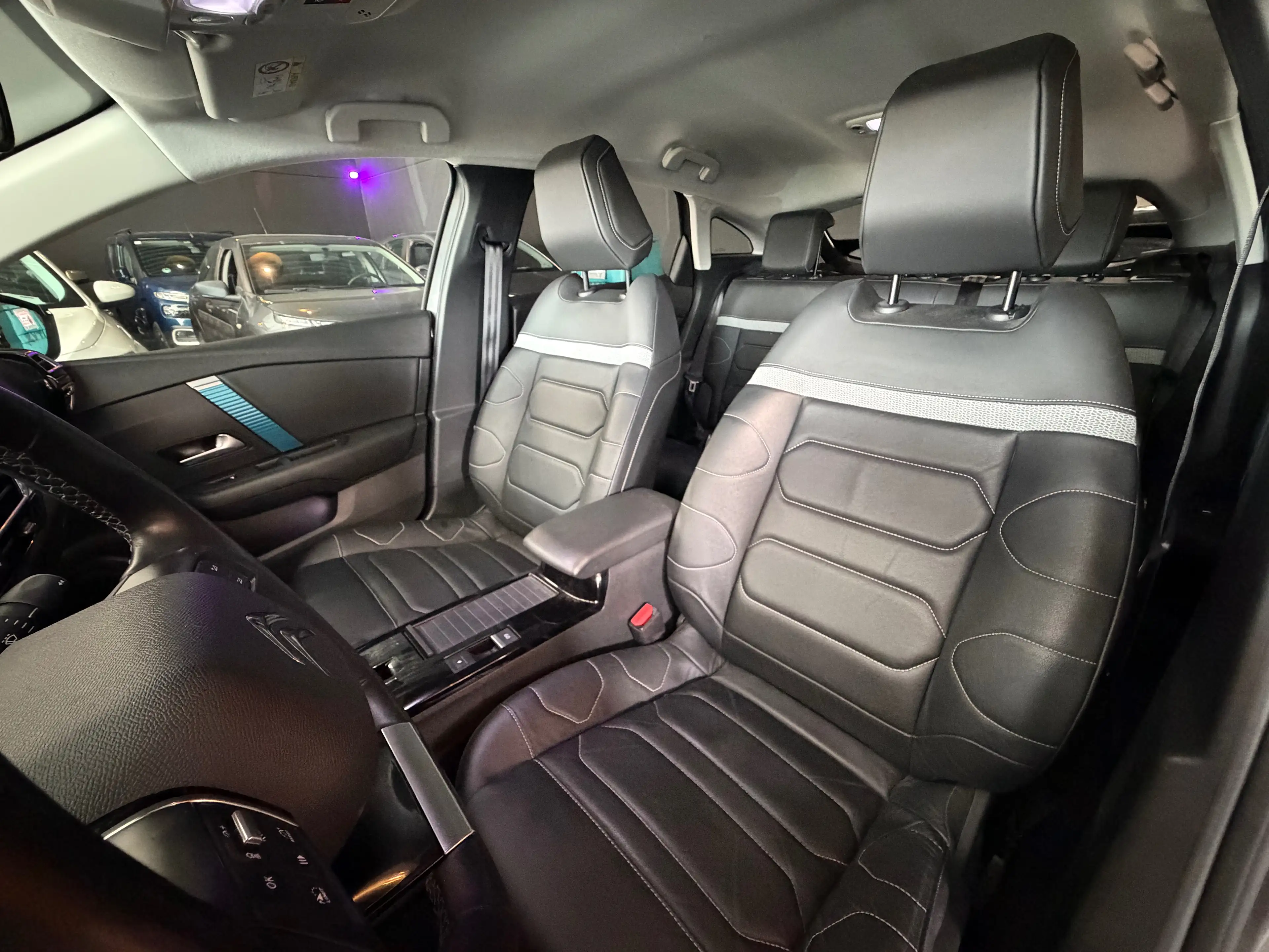Citroen E-C4 Electric e-C4 50 kWh Standard Range Plus — photo 14