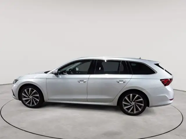 Skoda Octavia view 6