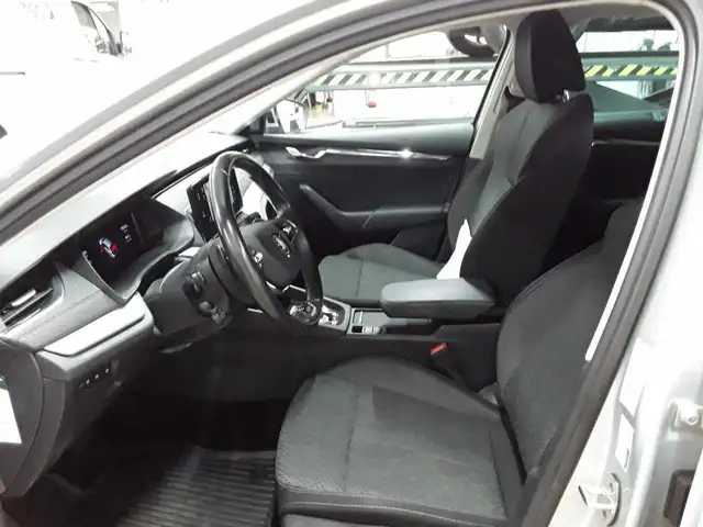 Skoda Octavia view 8