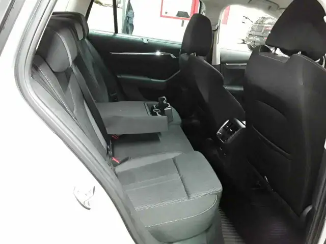 Skoda Octavia view 13