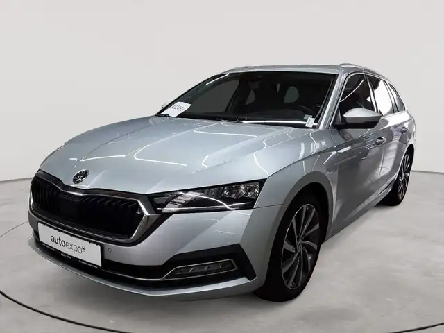 Skoda Octavia view 2