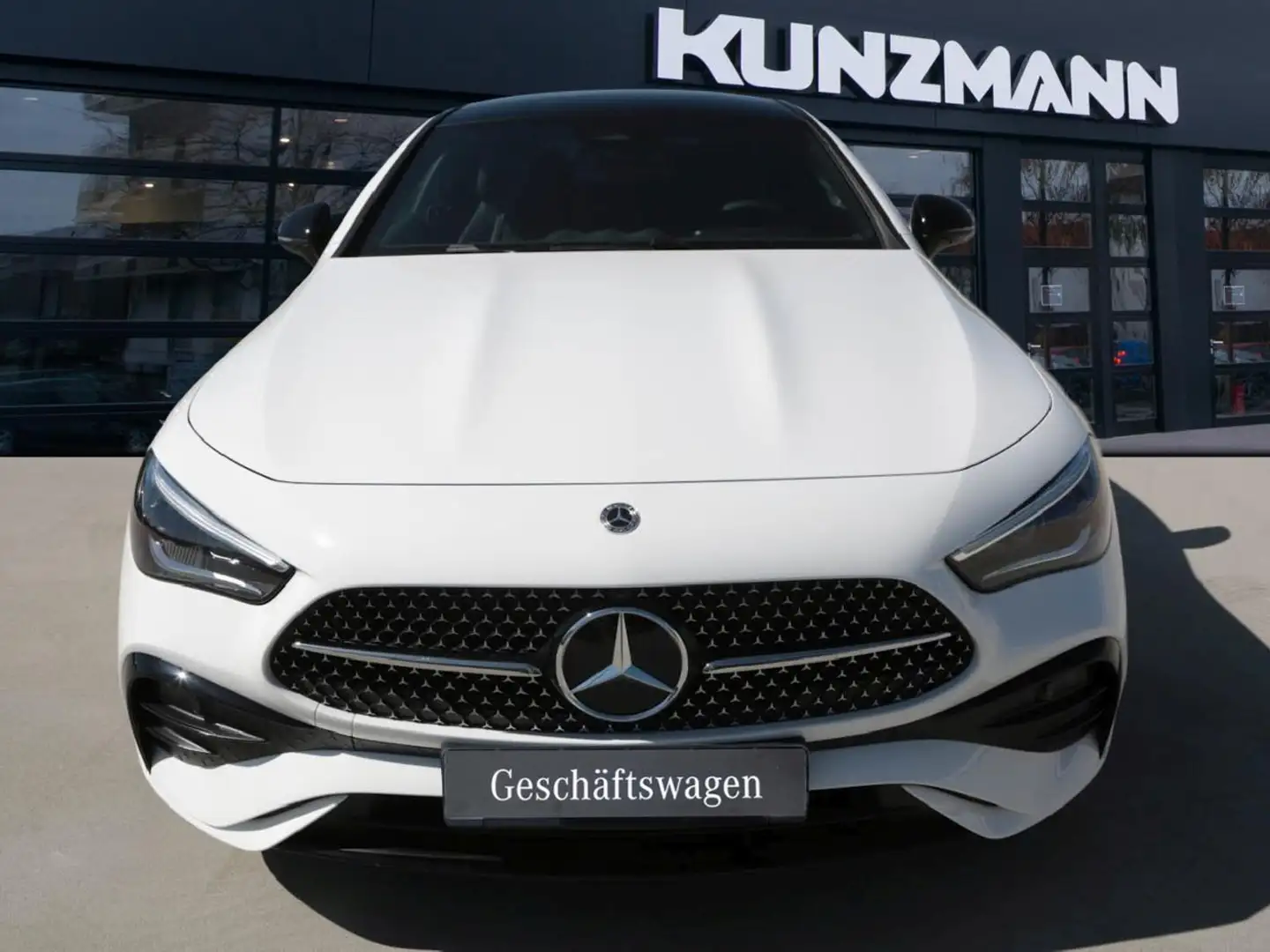 Mercedes-Benz CLE 180 Coupé AMG Night Distronic Panorama 360° Weiß - 2