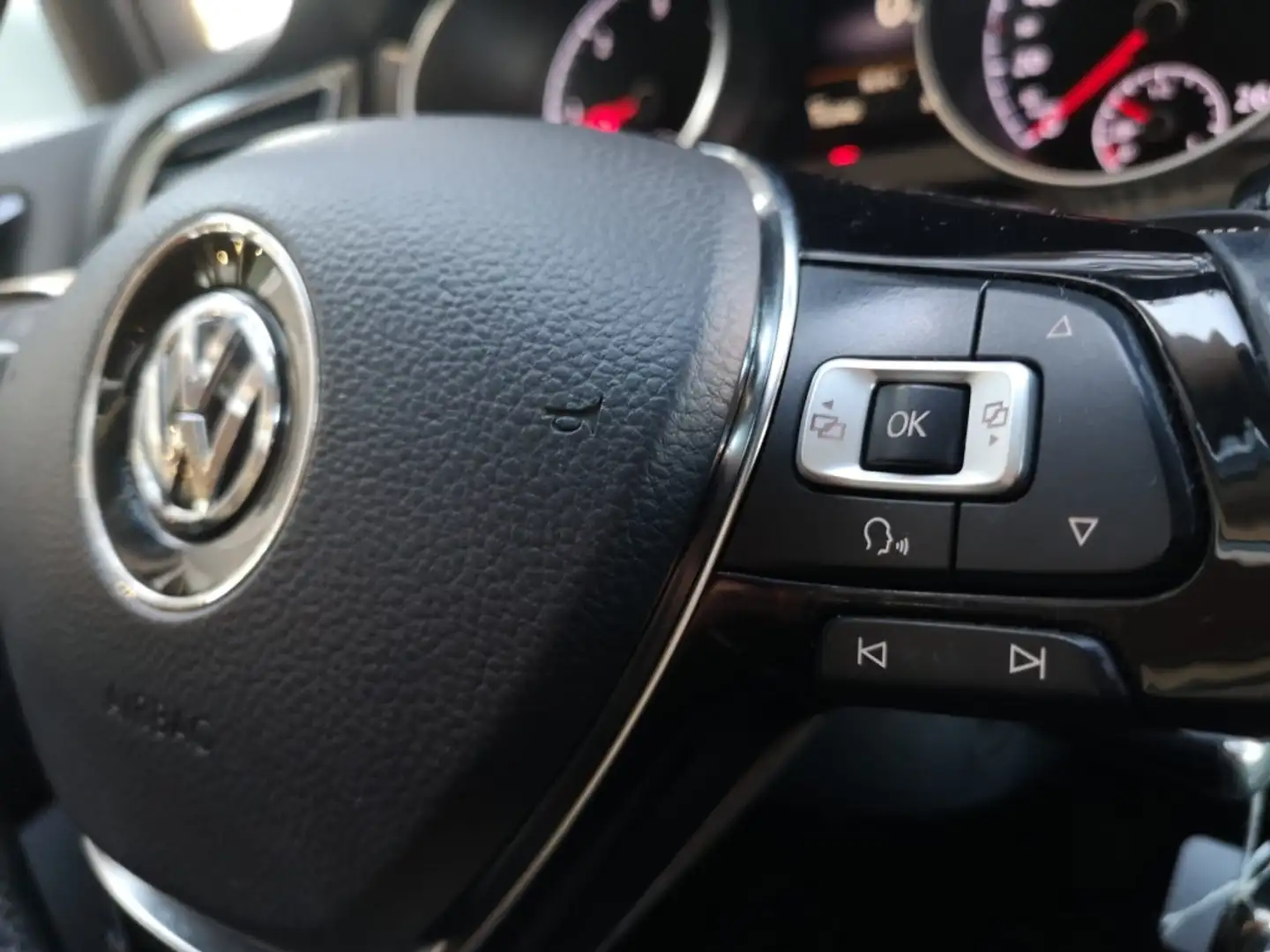 Volkswagen Golf Sportsvan 1.6TDI CR BMT Sport DSG Weiß - 2