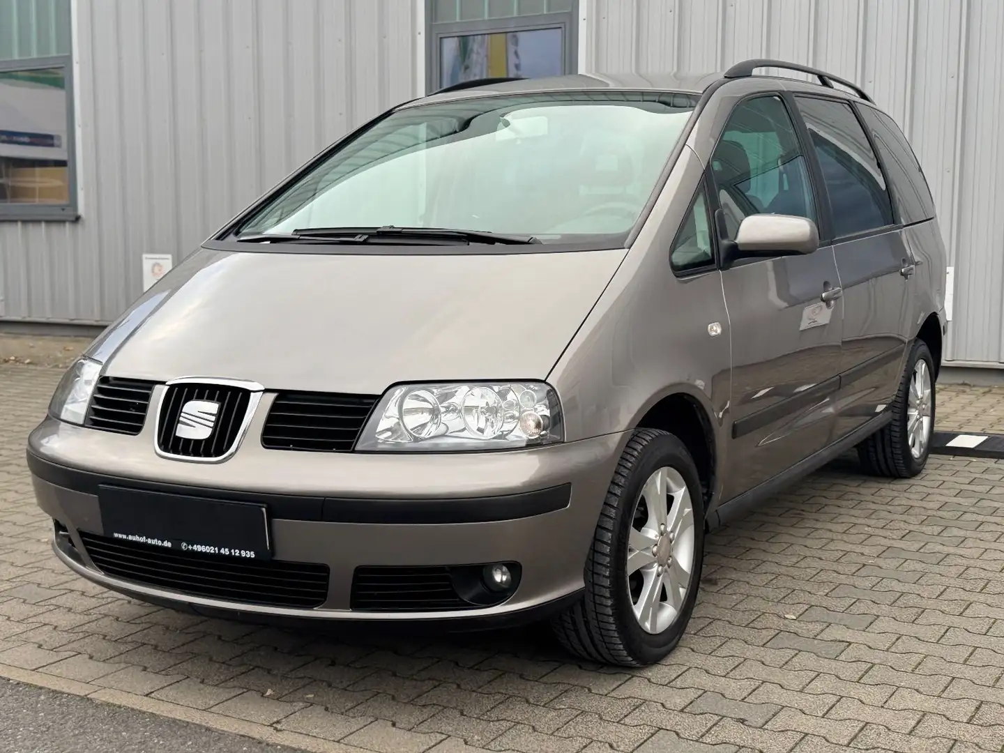 SEAT Alhambra 2.0 Reference 6 Sitzer AHK Tüv 08.2027 Grau - 2