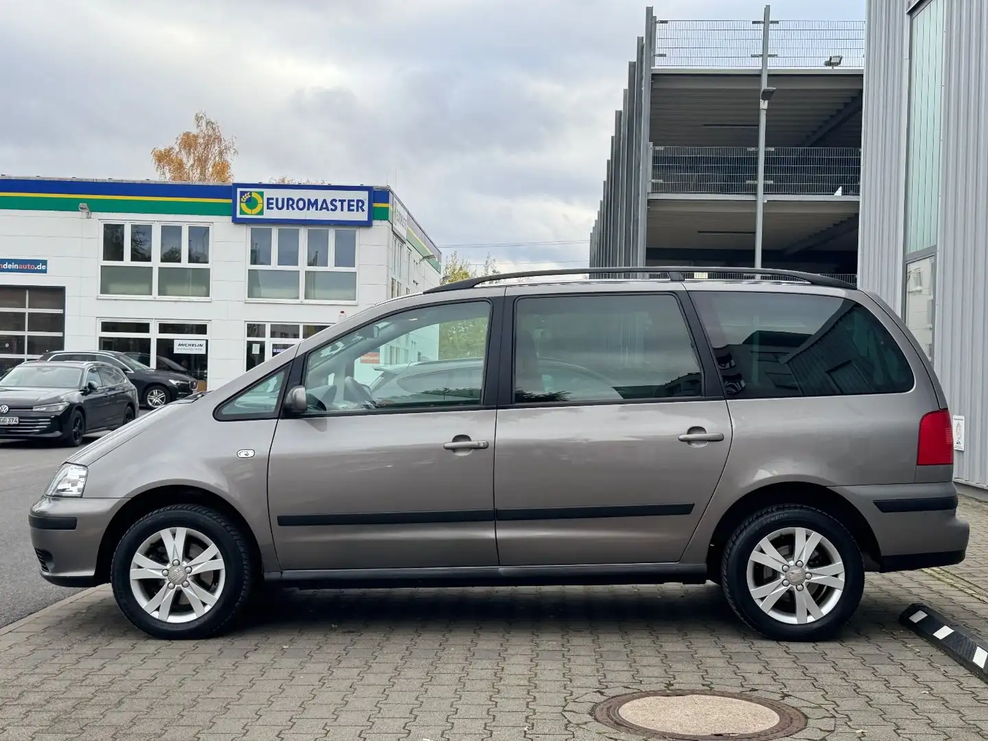 SEAT Alhambra 2.0 Reference 6 Sitzer AHK Tüv 08.2027 Grau - 1