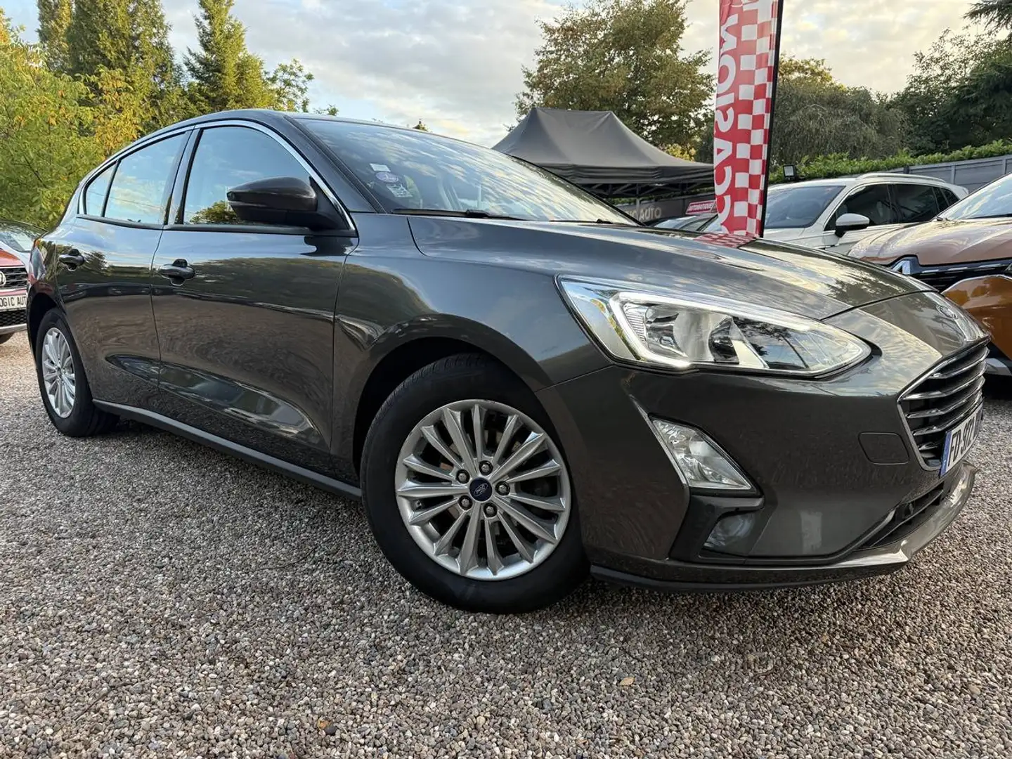 Ford Focus 1.0 EcoBoost 125ch Titanium 97g Grijs - 1