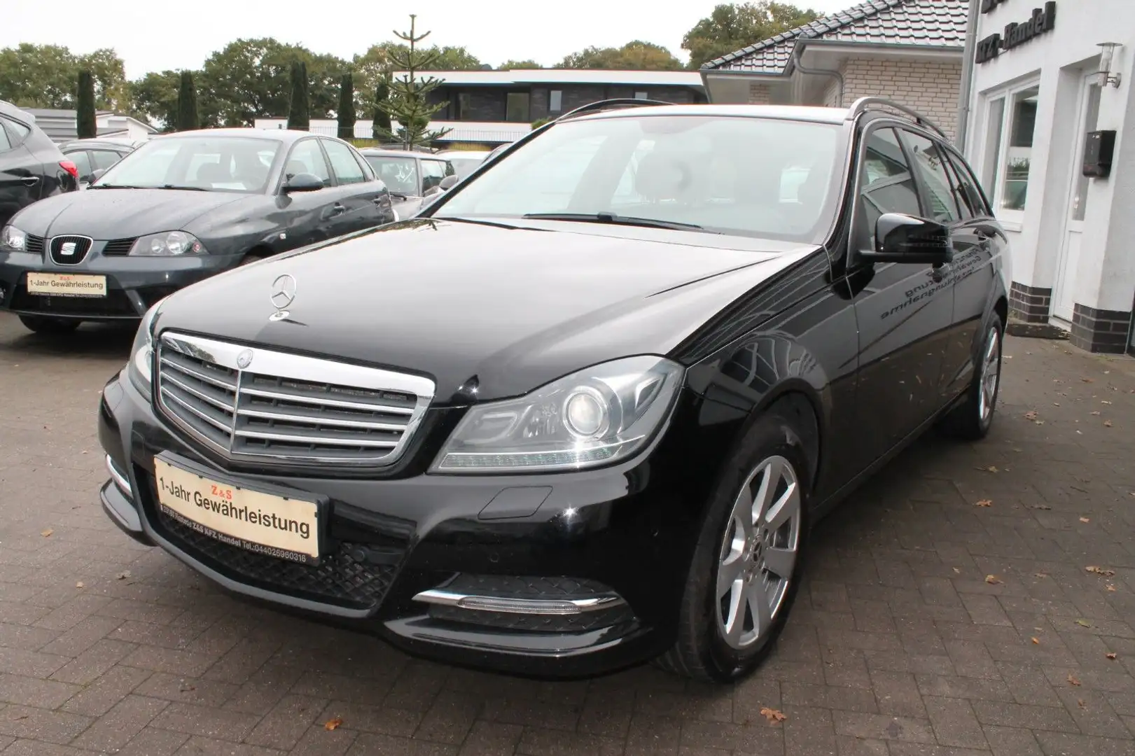 Mercedes-Benz C 180 T CGI BlueEfficiency Schwarz - 2
