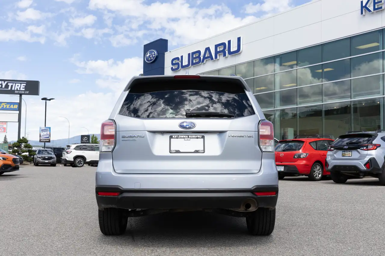 Subaru Forester снимка Subaru Forester