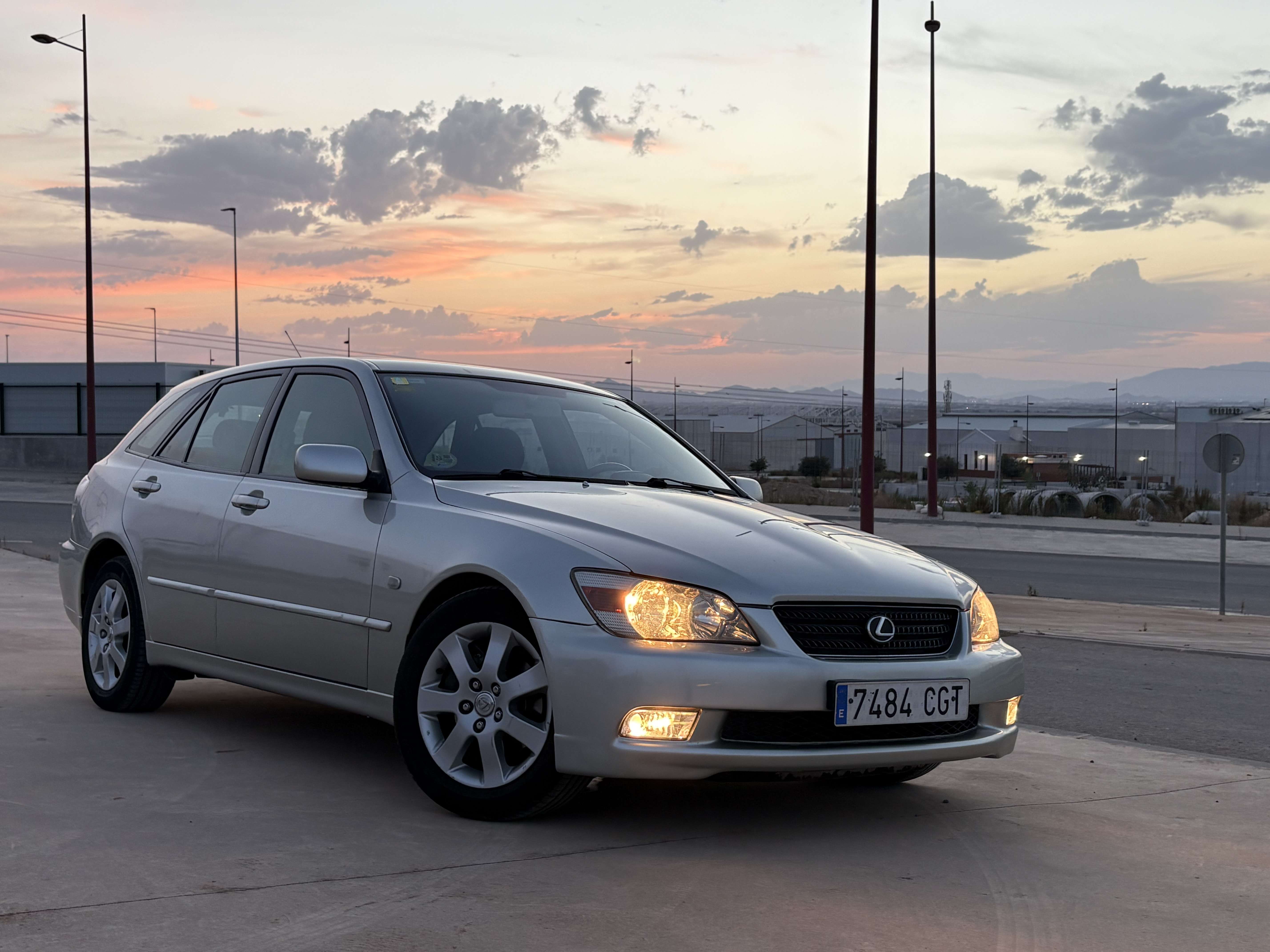 Lexus IS 200 Sportcross Premium - foto 1