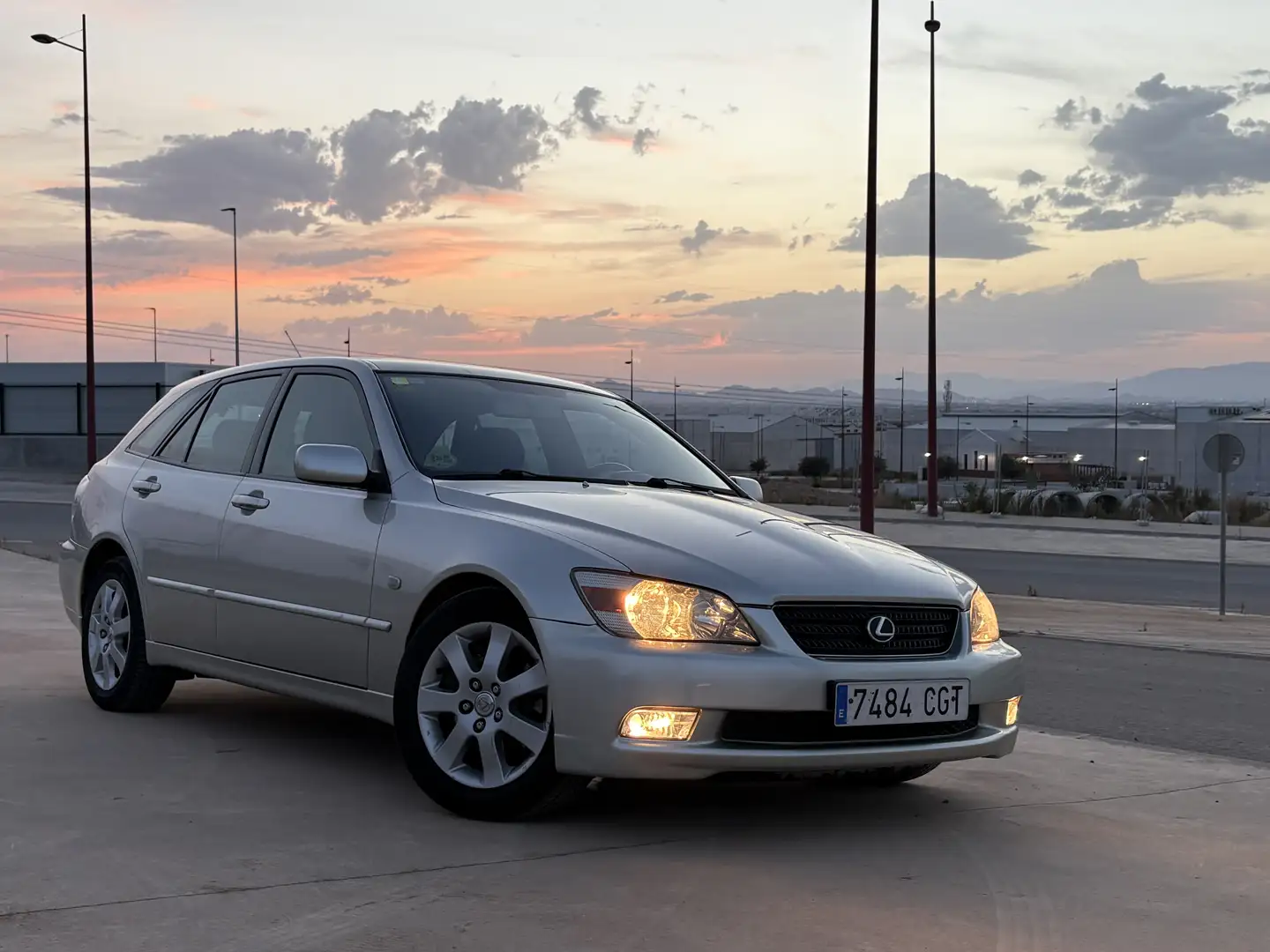 Lexus IS 200 Sportcross Premium Beige - 1