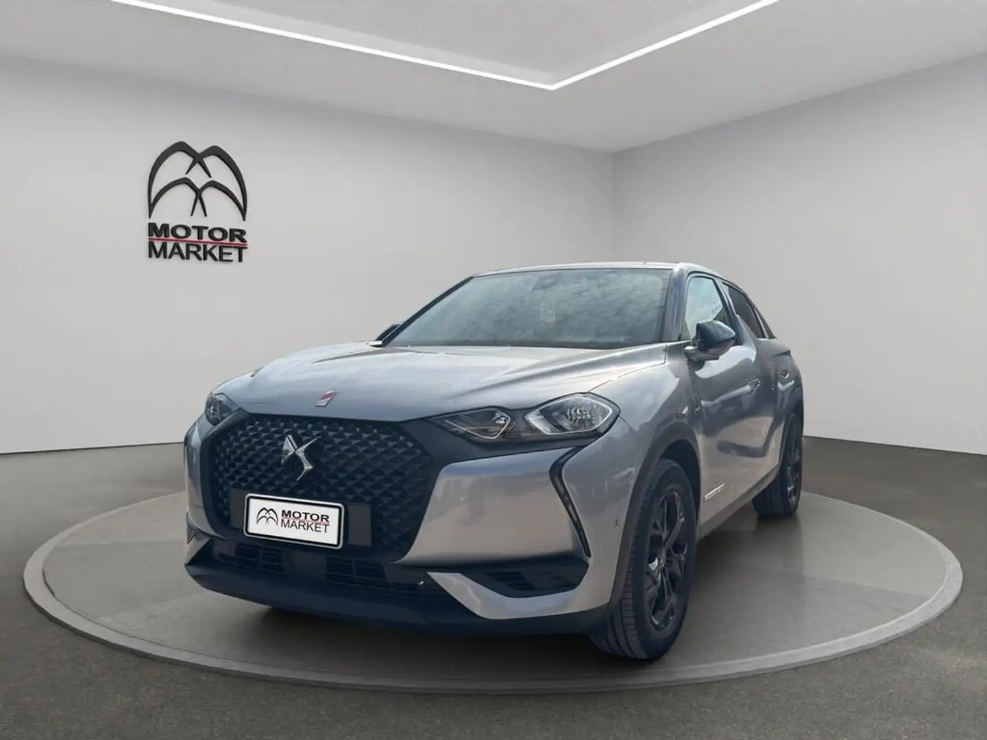 DS Automobiles DS 3 Crossback 1.2 puretech Performance Line 100cv my19 Gris - 1