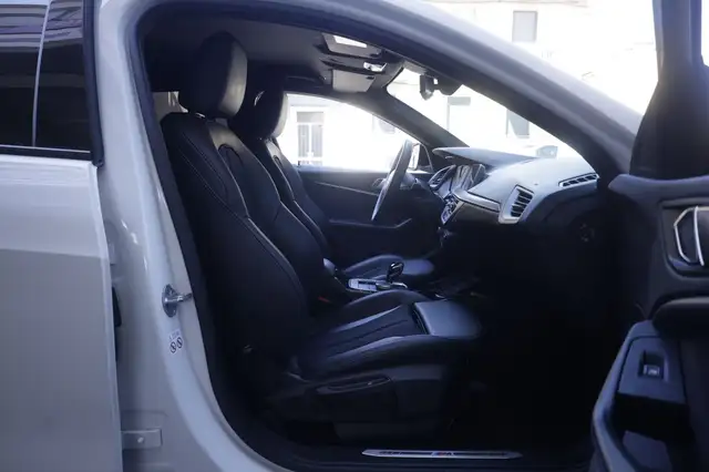 BMW 1 Series view 13