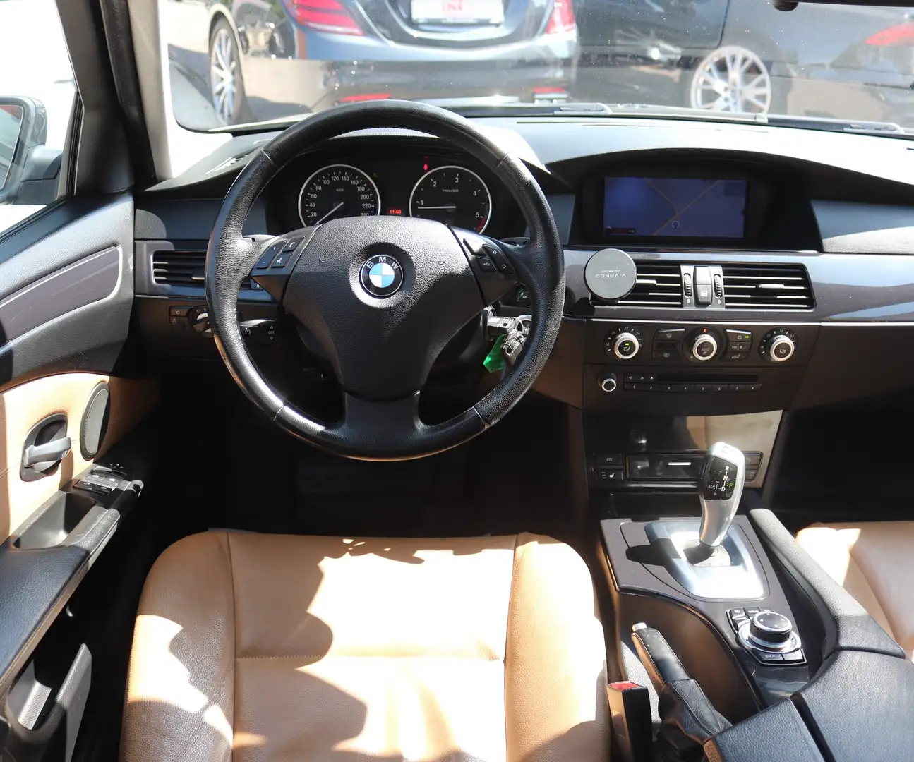 BMW 520 d LCI Aut. NaviProf.*Leder*2xSHZ*PDC*18" Gris - 2