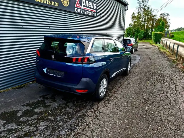 Peugeot 5008 view 14