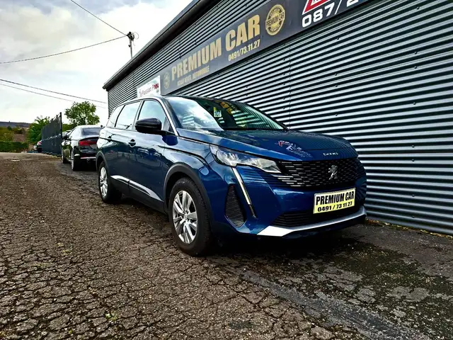 Peugeot 5008 view 2