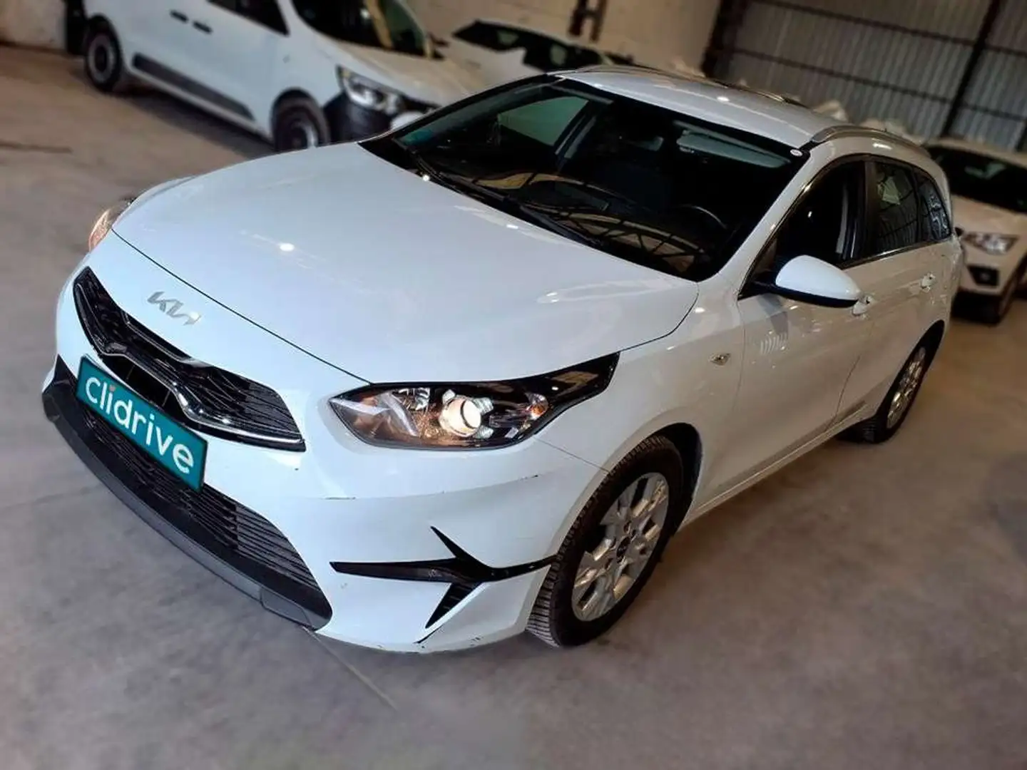 Kia Tourer 1.6 MHEV iMT 100kW Drive Blanco - 2