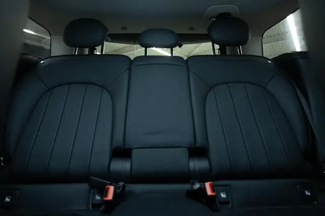 Mini Cooper Se view 8