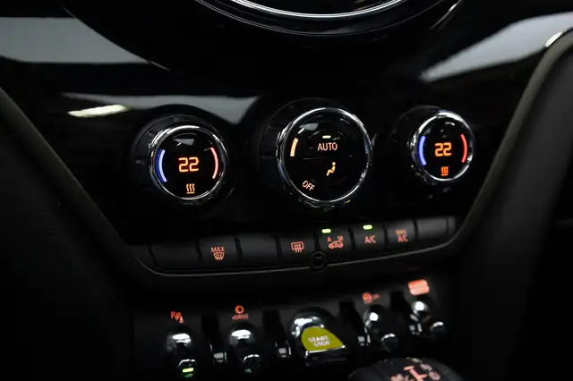 Mini Cooper Se view 16