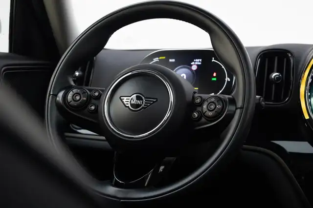 Mini Cooper Se view 11