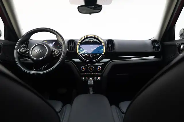 Mini Cooper Se view 4