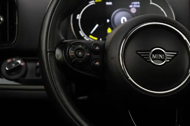 Mini Cooper Se view 12