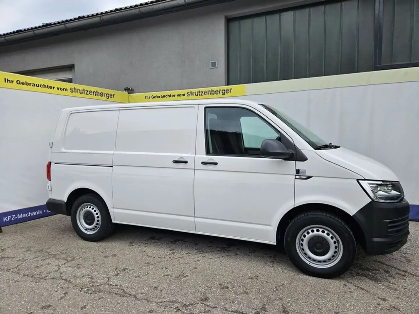 Volkswagen T6 Transporter Kasten KR LED SHZ AHV 150PS Regale Weiß - 1