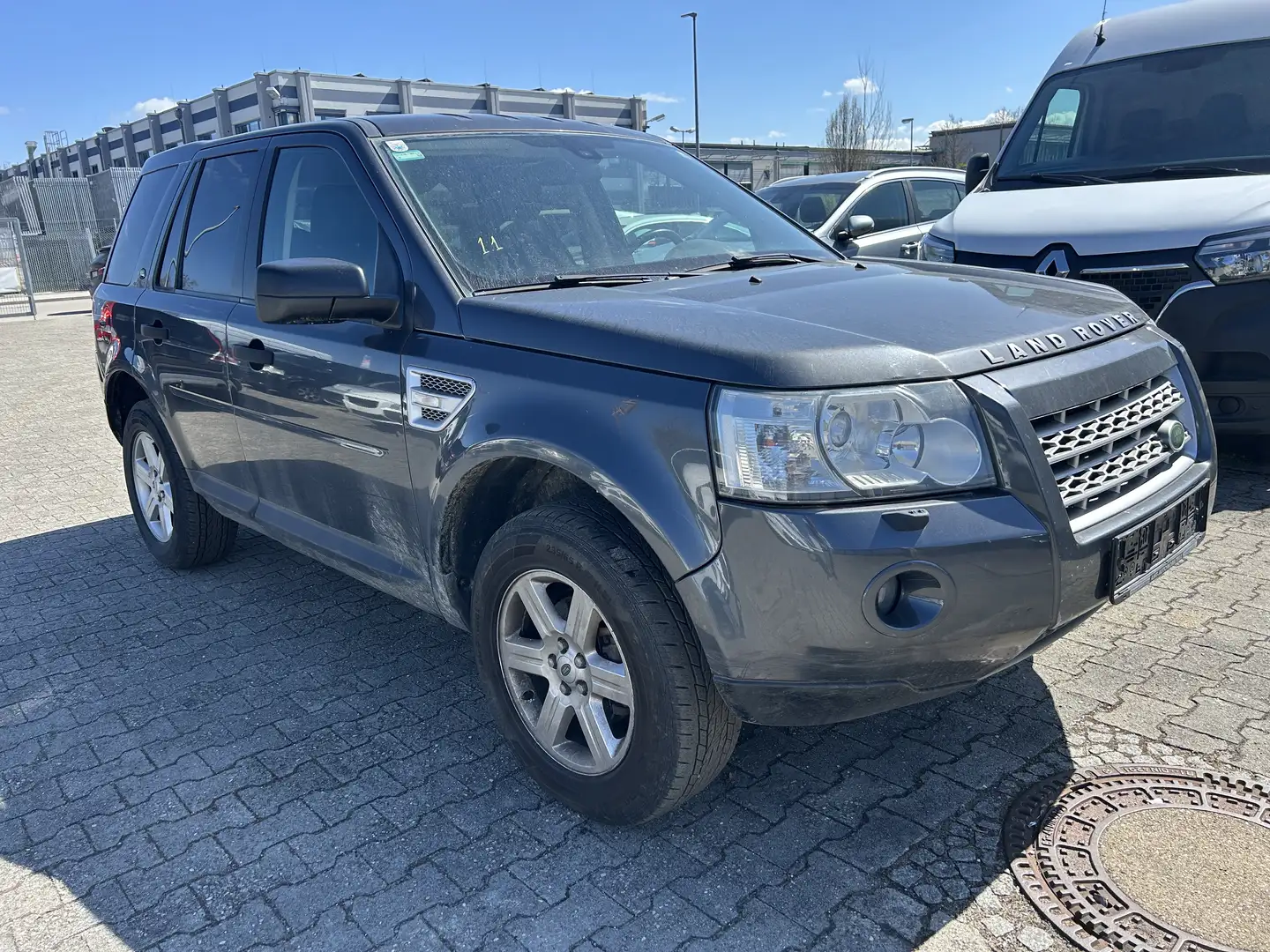 Land Rover Freelander TD4_e HSE Schwarz - 2