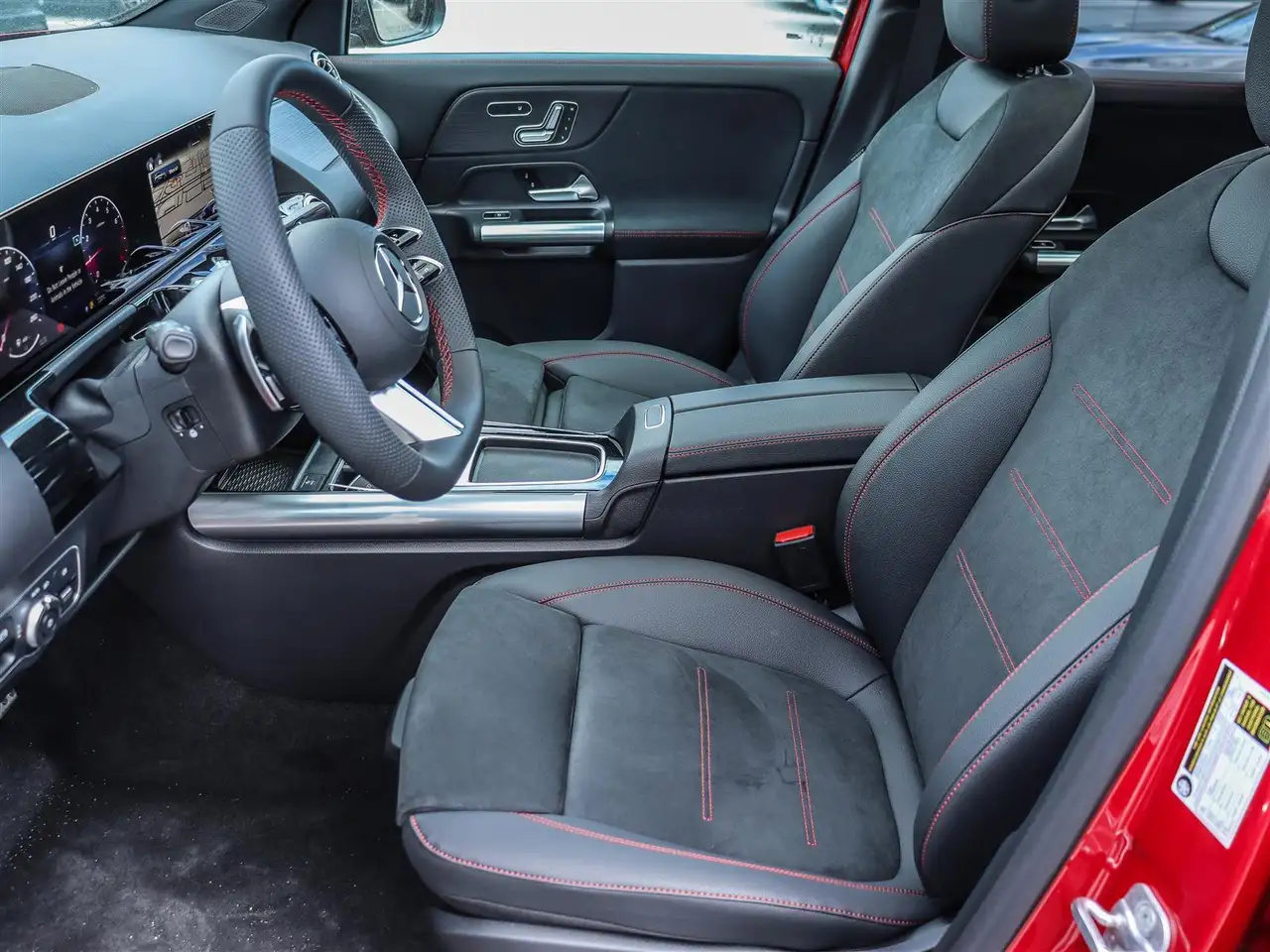 Mercedes-Benz GLA снимка Mercedes-Benz GLA