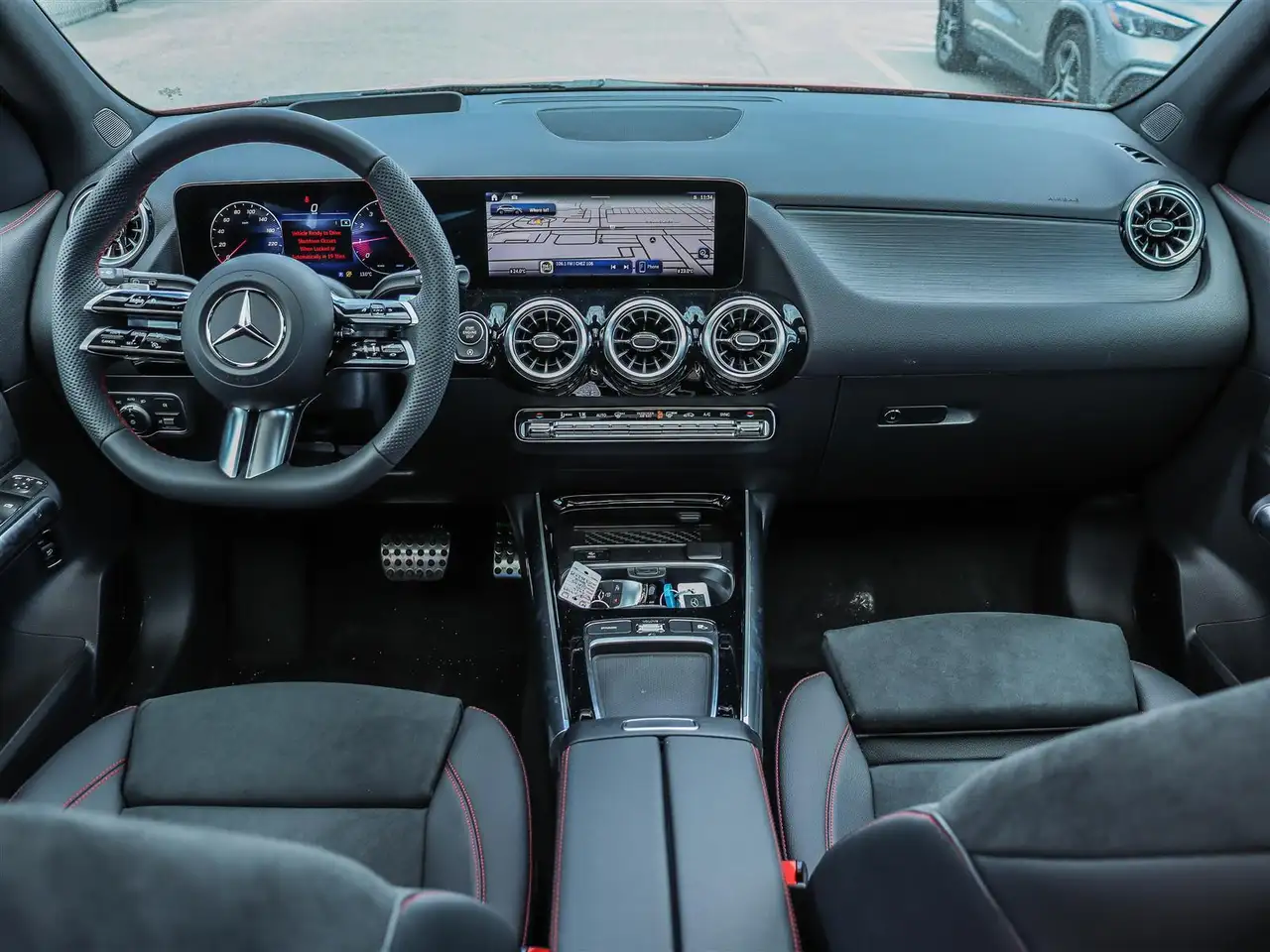 Mercedes-Benz GLA снимка Mercedes-Benz GLA