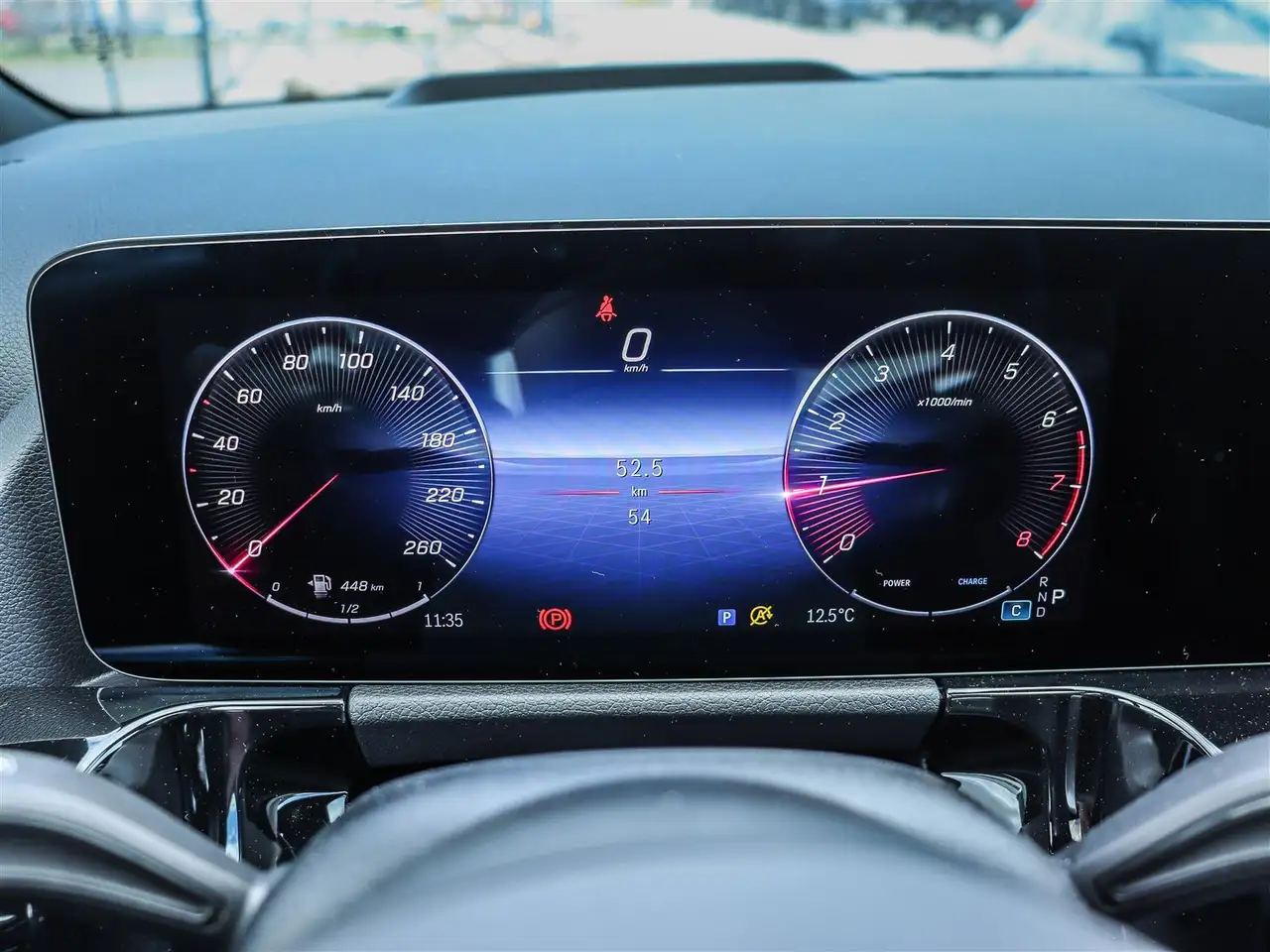 Mercedes-Benz GLA снимка Mercedes-Benz GLA